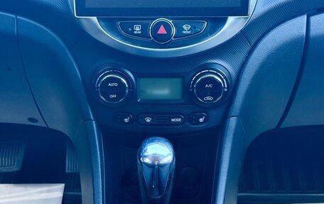 Hyundai Solaris II рестайлинг, 2011 год, 899 990 рублей, 16 фотография