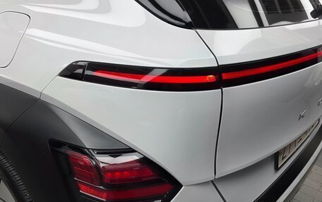 Hyundai Kona, 2023 год, 1 820 000 рублей, 23 фотография
