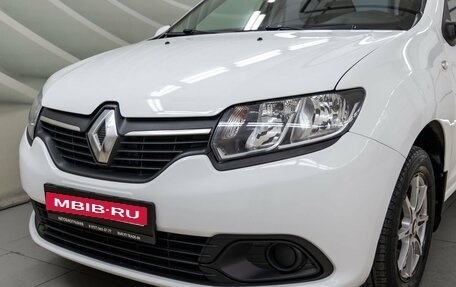 Renault Logan II, 2017 год, 888 000 рублей, 10 фотография