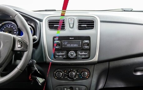 Renault Logan II, 2017 год, 888 000 рублей, 20 фотография