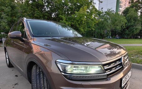 Volkswagen Tiguan II, 2018 год, 2 300 000 рублей, 1 фотография