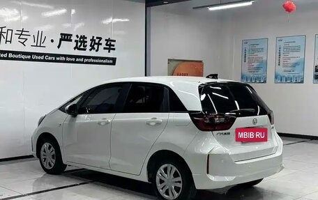 Honda Fit, 2023 год, 1 340 000 рублей, 2 фотография