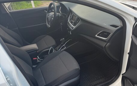 Hyundai Solaris II рестайлинг, 2018 год, 1 120 000 рублей, 5 фотография