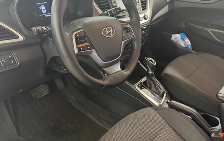 Hyundai Solaris II рестайлинг, 2018 год, 1 120 000 рублей, 10 фотография