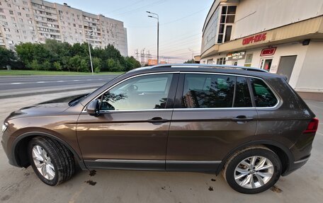 Volkswagen Tiguan II, 2018 год, 2 300 000 рублей, 2 фотография