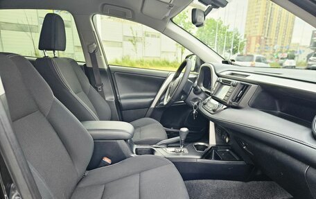 Toyota RAV4, 2016 год, 2 300 000 рублей, 11 фотография
