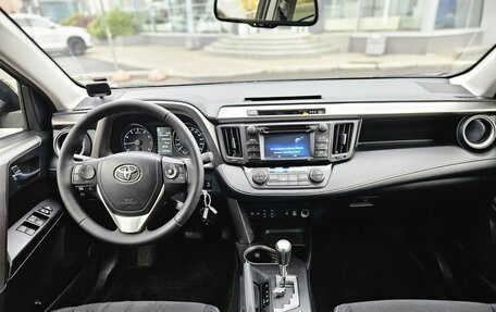 Toyota RAV4, 2016 год, 2 300 000 рублей, 13 фотография