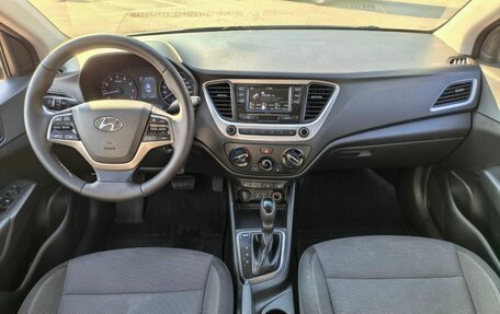 Hyundai Solaris II рестайлинг, 2017 год, 999 000 рублей, 11 фотография