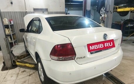 Volkswagen Polo VI (EU Market), 2011 год, 489 000 рублей, 2 фотография
