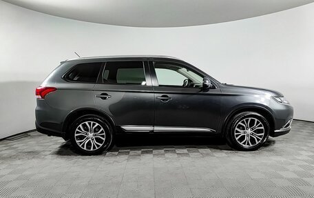 Mitsubishi Outlander III рестайлинг 3, 2016 год, 1 470 000 рублей, 3 фотография