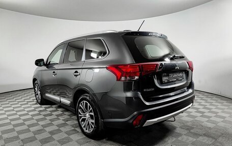Mitsubishi Outlander III рестайлинг 3, 2016 год, 1 470 000 рублей, 7 фотография