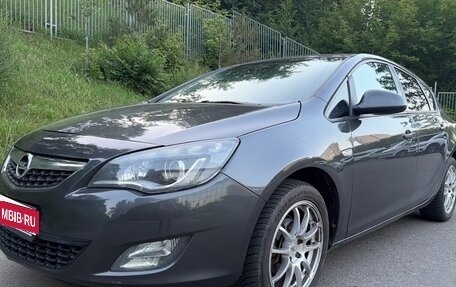 Opel Astra J, 2011 год, 550 000 рублей, 1 фотография