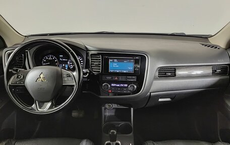Mitsubishi Outlander III рестайлинг 3, 2016 год, 1 470 000 рублей, 16 фотография