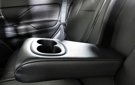 Mitsubishi Outlander III рестайлинг 3, 2016 год, 1 470 000 рублей, 24 фотография