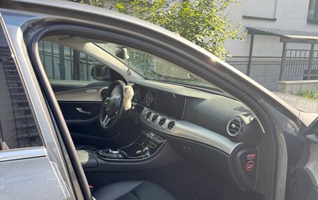 Mercedes-Benz E-Класс, 2018 год, 3 030 000 рублей, 2 фотография