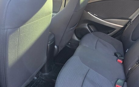 Hyundai Solaris II рестайлинг, 2015 год, 1 400 000 рублей, 4 фотография