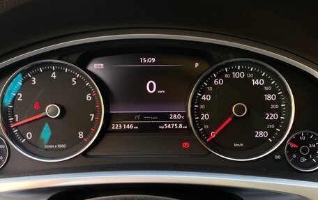 Volkswagen Touareg III, 2011 год, 1 693 459 рублей, 19 фотография