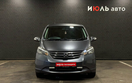 Honda Freed I, 2010 год, 1 030 000 рублей, 2 фотография