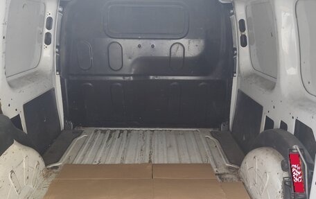 Renault Kangoo II рестайлинг, 2011 год, 500 000 рублей, 3 фотография