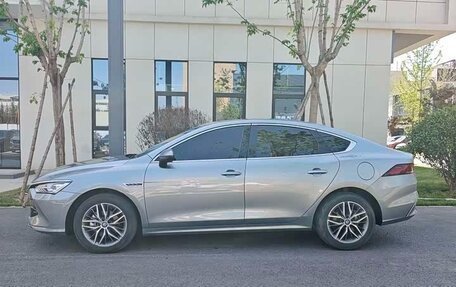BYD Qin, 2023 год, 3 383 000 рублей, 2 фотография