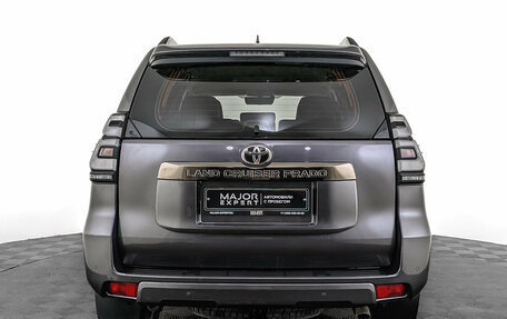 Toyota Land Cruiser Prado 150 рестайлинг 2, 2021 год, 6 700 000 рублей, 6 фотография