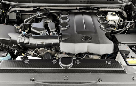 Toyota Land Cruiser Prado 150 рестайлинг 2, 2021 год, 6 700 000 рублей, 9 фотография