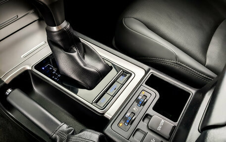 Toyota Land Cruiser Prado 150 рестайлинг 2, 2021 год, 6 700 000 рублей, 28 фотография