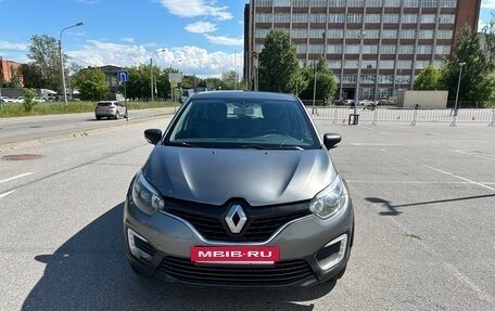 Renault Kaptur I рестайлинг, 2017 год, 820 000 рублей, 2 фотография