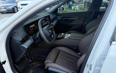 BMW 5 серия, 2024 год, 5 250 000 рублей, 10 фотография
