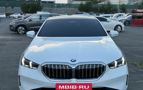 BMW 5 серия, 2024 год, 5 250 000 рублей, 3 фотография