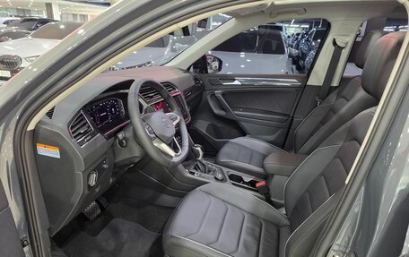Volkswagen Tiguan II, 2022 год, 4 400 000 рублей, 10 фотография