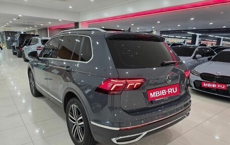 Volkswagen Tiguan II, 2022 год, 4 400 000 рублей, 2 фотография