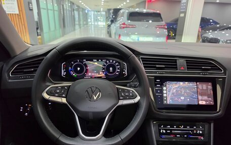 Volkswagen Tiguan II, 2022 год, 4 400 000 рублей, 19 фотография