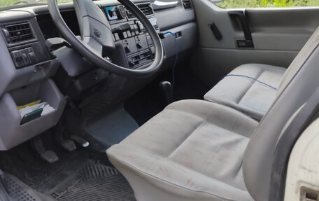 Volkswagen Caravelle T4, 1993 год, 400 000 рублей, 5 фотография