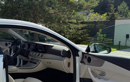 Mercedes-Benz E-Класс, 2019 год, 4 900 000 рублей, 13 фотография