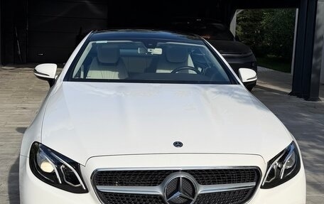 Mercedes-Benz E-Класс, 2019 год, 4 900 000 рублей, 2 фотография