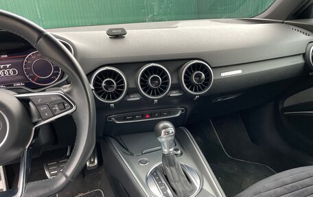 Audi TT, 2018 год, 4 000 000 рублей, 6 фотография