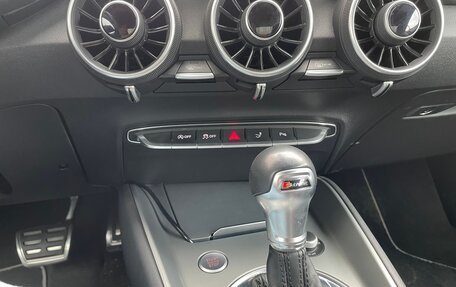 Audi TT, 2018 год, 4 000 000 рублей, 24 фотография