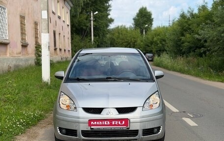 Mitsubishi Colt VI рестайлинг, 2005 год, 300 000 рублей, 2 фотография