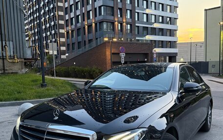 Mercedes-Benz E-Класс, 2020 год, 3 200 000 рублей, 5 фотография