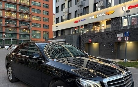 Mercedes-Benz E-Класс, 2020 год, 3 200 000 рублей, 2 фотография