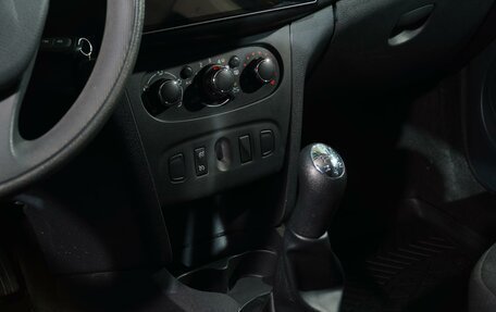 Renault Sandero II рестайлинг, 2017 год, 848 000 рублей, 21 фотография