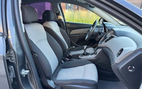 Chevrolet Cruze II, 2011 год, 320 000 рублей, 17 фотография