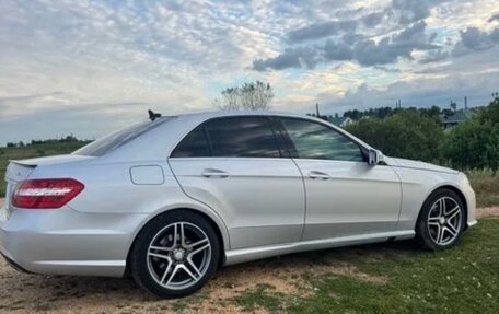 Mercedes-Benz E-Класс, 2010 год, 1 350 000 рублей, 2 фотография