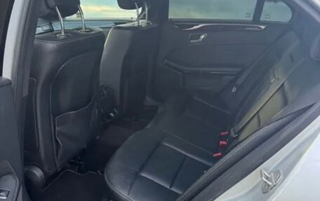 Mercedes-Benz E-Класс, 2010 год, 1 350 000 рублей, 9 фотография