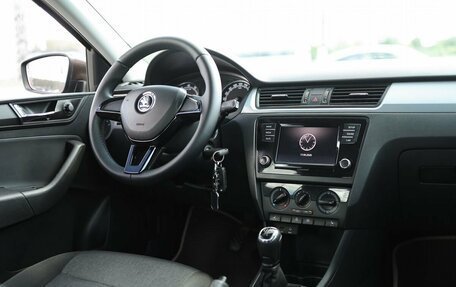 Skoda Rapid I, 2017 год, 1 189 000 рублей, 13 фотография