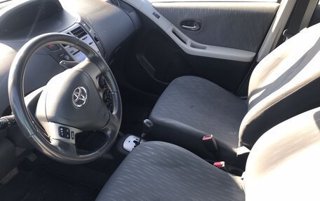 Toyota Yaris III рестайлинг, 2009 год, 670 000 рублей, 7 фотография