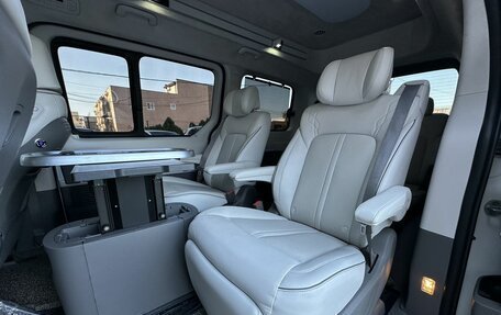 Hyundai Staria, 2022 год, 5 998 000 рублей, 28 фотография