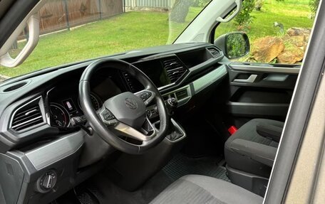 Volkswagen Multivan T6 рестайлинг, 2023 год, 4 950 000 рублей, 6 фотография