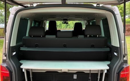 Volkswagen Multivan T6 рестайлинг, 2023 год, 4 950 000 рублей, 12 фотография
